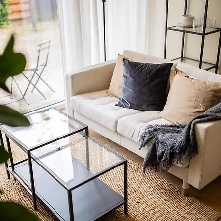 Elegant 2 Bedroom Serviced 54m2 -mst40e- *