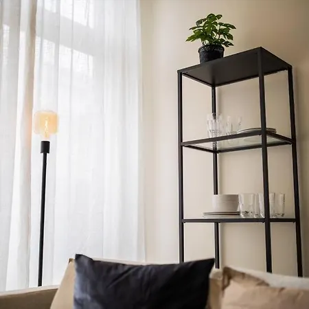 Elegant 2 Bedroom Serviced 54m2 -mst40e- Rotterdam