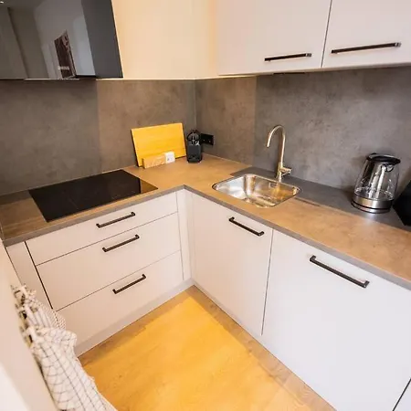 Elegant 2 Bedroom Serviced 54m2 -mst40e- Holiday home *