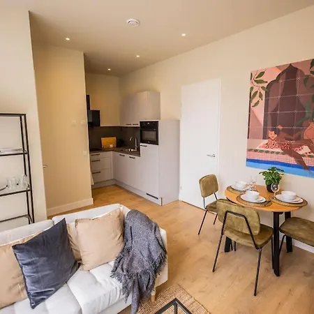 Elegant 2 Bedroom Serviced 54m2 -mst40e- * Rotterdam