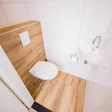 Holiday home Elegant 2 Bedroom Serviced 54m2 -mst40e-