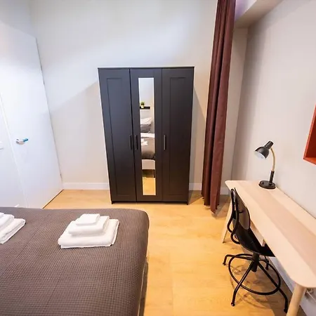 Holiday home Elegant 2 Bedroom Serviced 54m2 -mst40e-